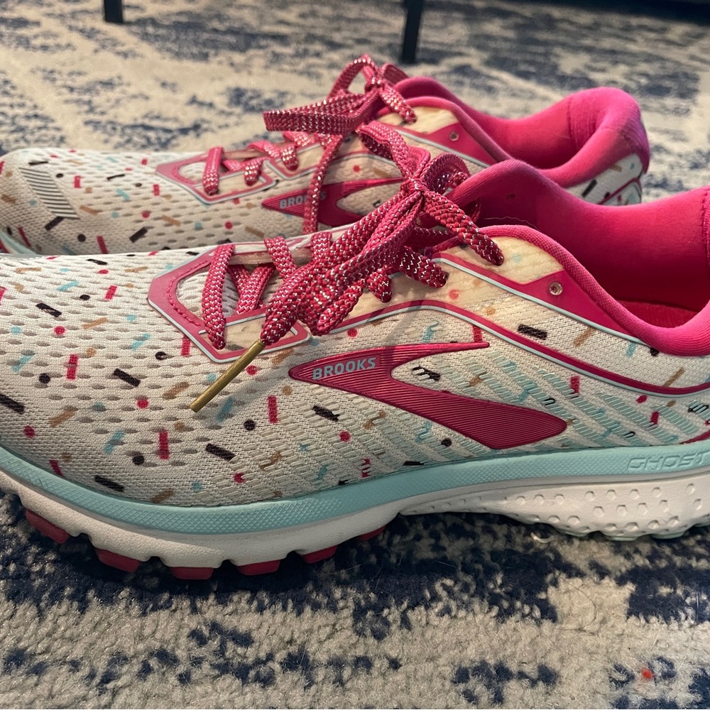 Brooks Women's Athletic Shoes - Pink, Cream, and Blue